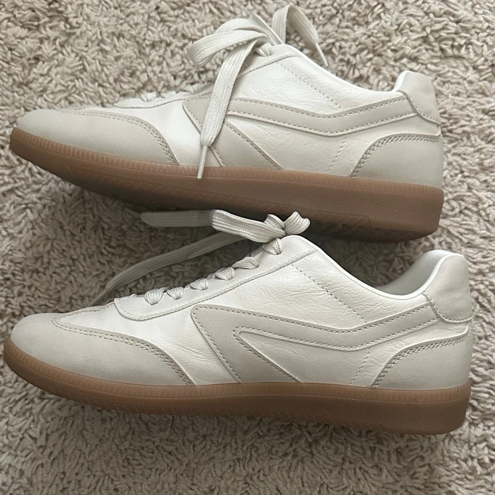 EUC size 7 DV by Dolce Vita White Sneakers - Picture 5 of 9